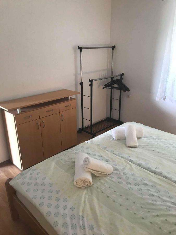 Apartamento Sekler Ante Tribunj Tribalj Exterior foto